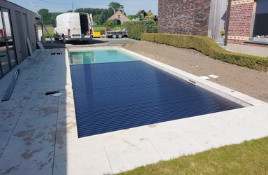 rolluik zwembad solar